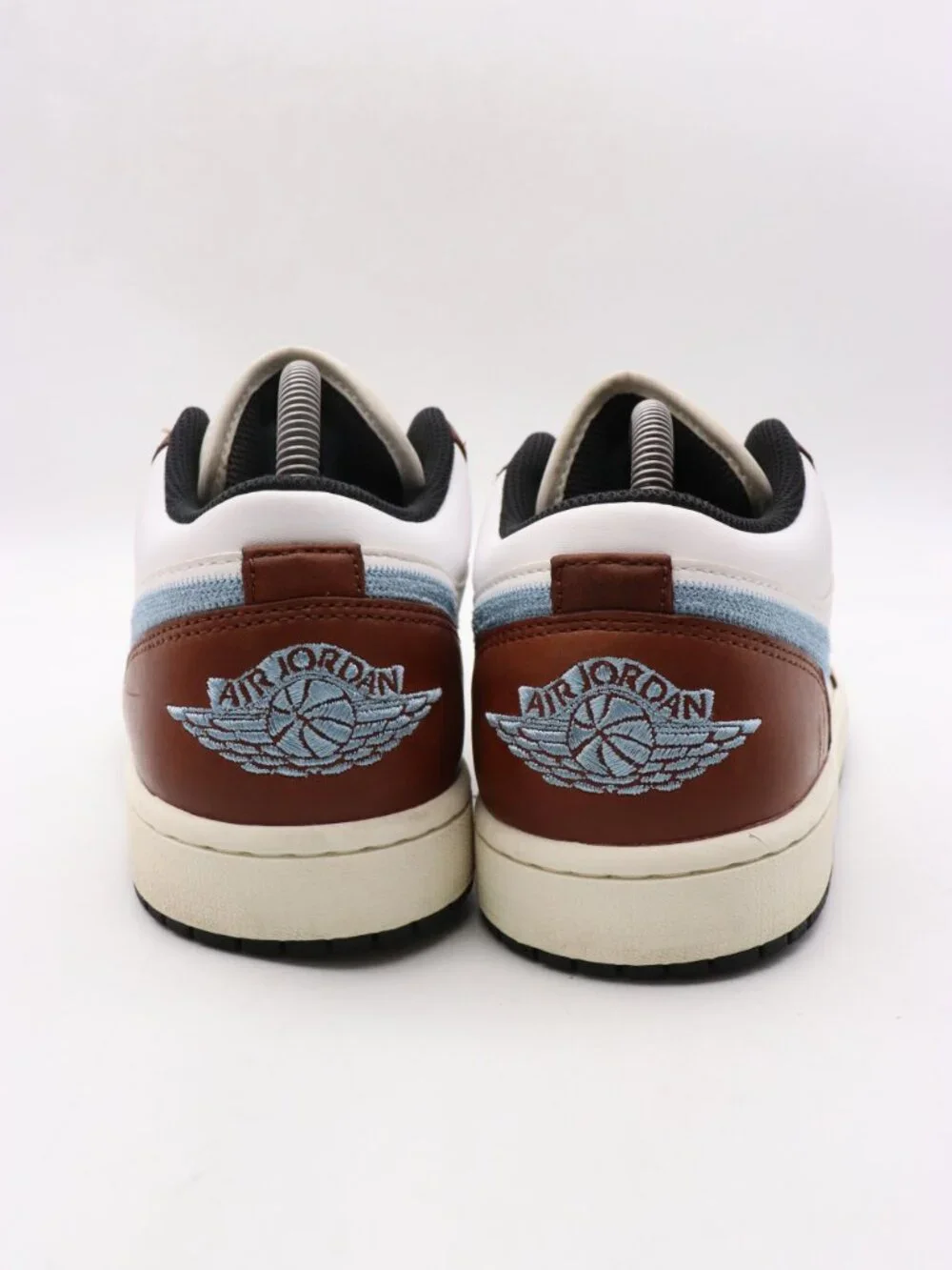 Nike Air Jordan Retro 1 Men's Size 9 Low White Blue Grey Brown FQ7832-142